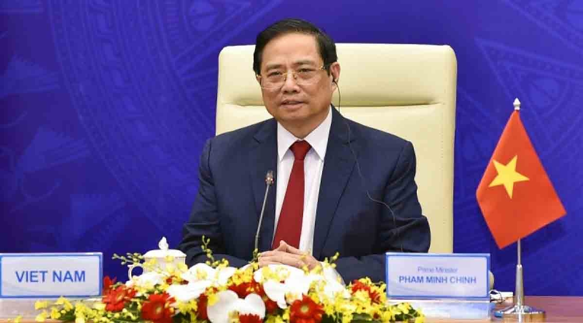 Vietnam diversifies energy sources, focuses on renewable energy, says PM